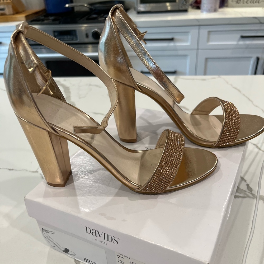 David’s Bridal BRYNNE Rose Gold Heel, size 9